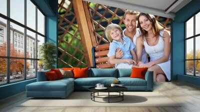 Smiing family Wall mural