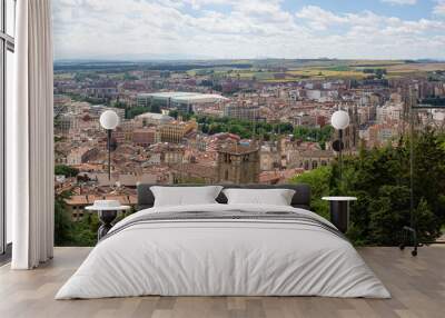 Vista panorámica del paisaje de Burgos desde el castillo, en España, verano de 2021. Wall mural