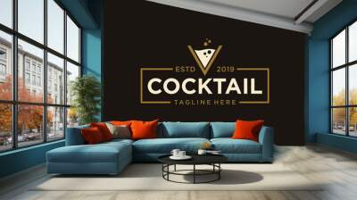 vintage Cocktail logo design vector. alcohol drink icon. retro cocktail glass vector design template Wall mural