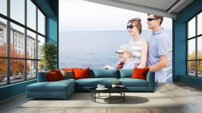 family cruising Wall mural