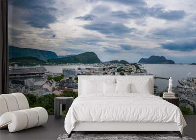 cruise stop at alesund Wall mural