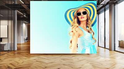 summer lady Wall mural