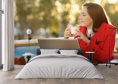 entrepreneur relaxing in a coffee shop Wall mural