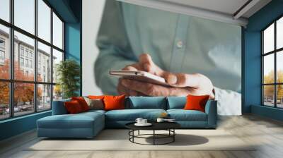 man hand smart phone Wall mural