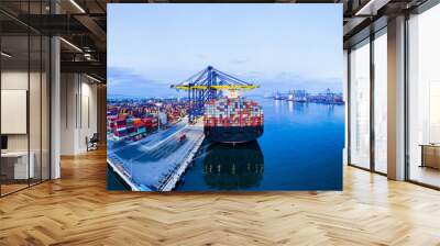 Island for Container ship loading and unloading, Cargo freight ship for Online international order worldwide concept. Cargo containers ship. Rear view cargo container ship. Wall mural