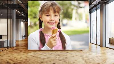 little girl with ice cream Wall mural