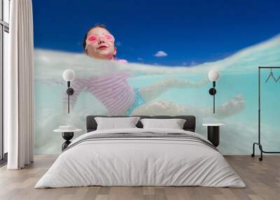 Little girl on vacation Wall mural