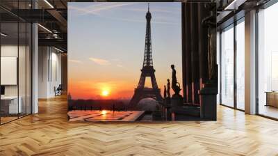 tour eiffel view during sunrise Wall mural