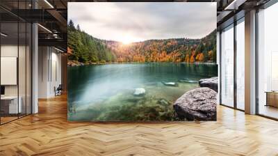 Lac glacier en automne dans les montagnes des Vosges Alsace lac des corbeaux Wall mural