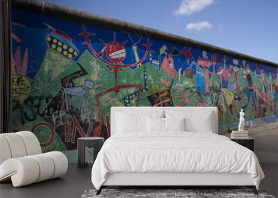 berlin wall - artwork/graffiti Wall mural