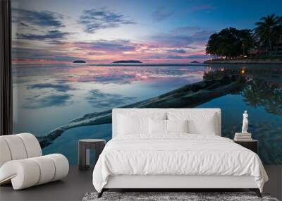 Tranquil sunset in Tanjung Aru beach in Kota Kinabalu, Malaysia. Wall mural