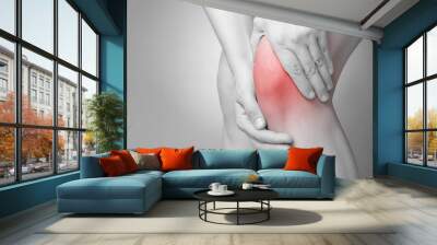 knee pain Wall mural