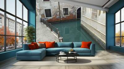 canal in venice italy Wall mural