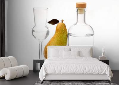 Birne Abate Fetel mit Glas Grapa und Alkohol Flasche Wall mural