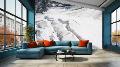 gros plan sur crevasses de glacier dans le massif du Mont-blanc Wall mural