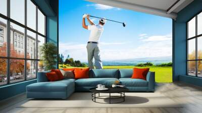 Man Playing Golf Wall mural