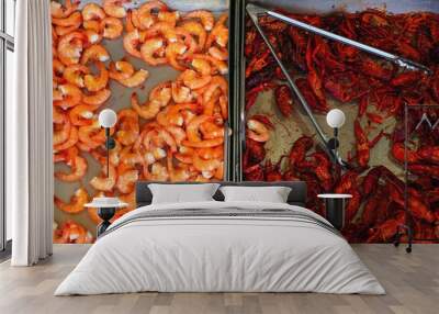 Boiled shrimp and crayfish at a seafood market Wall mural