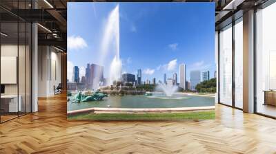 The Buckingham Memorial Fountain, located in the Grant Park (Millenium Park) and the skyline of chicago. Illinois, USA Wall mural