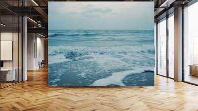 Serene Ocean Waves Wall mural