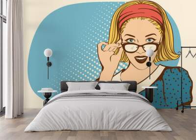 Retro pretty young woman face with sunglasses.Vector retro background Wall mural