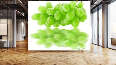 bunch of green grapes  with water reflection Wall mural