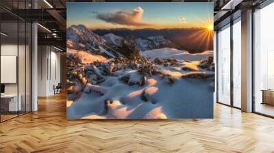 Tramonto in montagna con raggi solari Wall mural