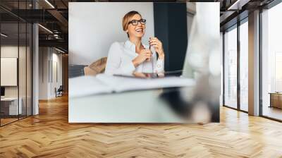 business woman in office Wall mural