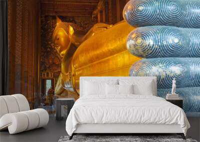 reclining buddha, wat pho, bangkok, thailand Wall mural