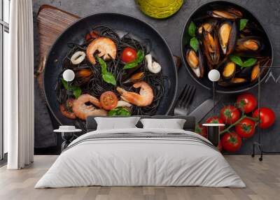 Black seafood spaghetti pasta Wall mural