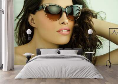 sunglasses beauty portrait Wall mural