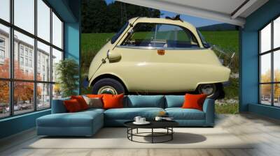 kleiner kultige BMW Isetta Wall mural