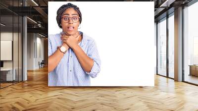 Young african american woman with braids wearing casual clothes and glasses shouting and suffocate because painful strangle. health problem. asphyxiate and suicide concept. Wall mural