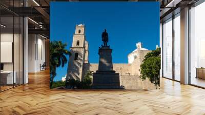 Hidalgo park with statue and doves with view on church 'El Jesus' in Merida, Yucatan, Mexico Wall mural