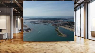 vue aérienne des plages, du port et des chalets en bois de Gruissan, Aude, France Wall mural