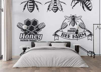 Set of honey labels, badges and design elements. Honeycombs, bees, honey emblems. Wall mural