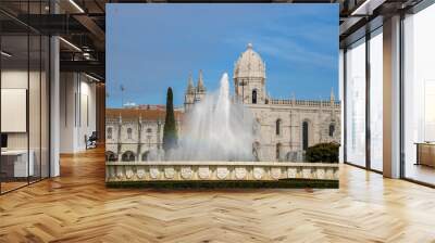 Jardim da Praça do Império, Monumental green area with a formal style square design, circular fountain and statues. Near toMosteiro dos Jerónimos and Igreja de Santa Maria de Belém. Lisbon, Portugal. Wall mural