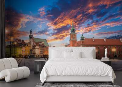 Panorama of the old town in Warsaw (Warszawa), Poland. The Royal Castle and Sigismund's Column called Kolumna Zygmunta at sunset. Historic Center is UNESCO World Heritage Site. Wall mural