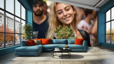 Fille qui achète du cannabis dans la rue avec un billet de 10 euro Wall mural