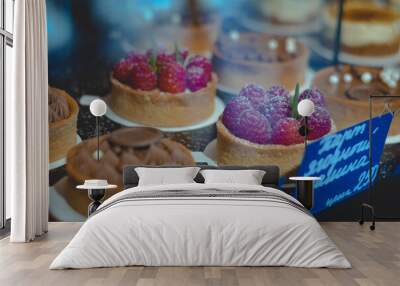 cupcakes with cream and berries Wall mural