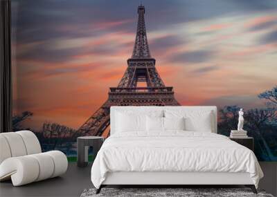 Eiffel tower - Paris, France Wall mural