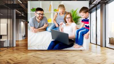 Family shopping online Wall mural