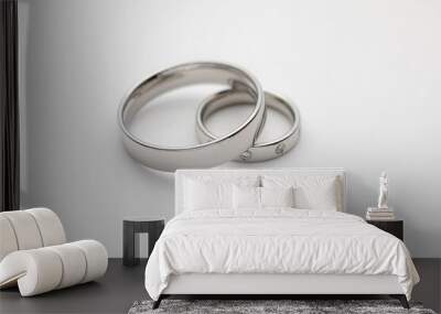 Trauringe aus Platin mit Brilliant Wall mural