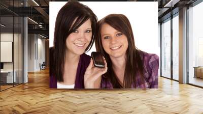 teens with phone Wall mural