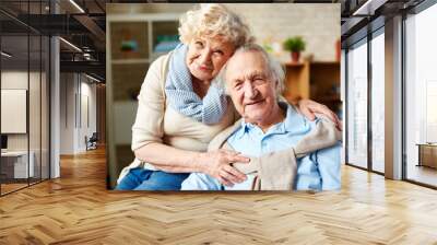 affectionate elderly couple Wall mural