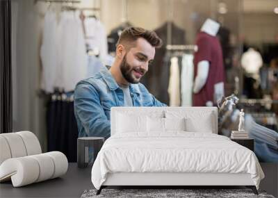 Man shopping in the store Wall mural