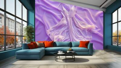 Lila Kleid auf seidigem Stoff Wall mural