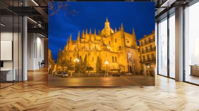 SEGOVIA, SPAIN, APRIL - 15, 2016: The Plaza Mayor square and the Cathedral Nuestra Senora de la Asuncion y de San Frutos de Segovia at dusk. Wall mural