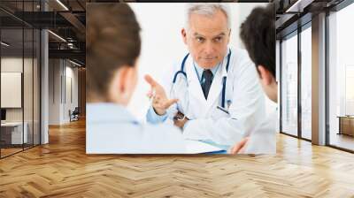 doctor discussing with patients Wall mural