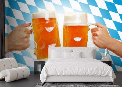 Hände stoßen mit Bier in Biergläsern an Wall mural