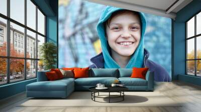 happy homeless boy Wall mural